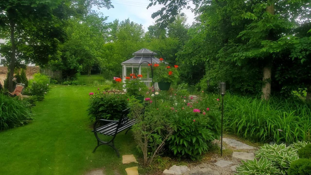 Lilly Pad Hotel Cedarburg Kültér fotó