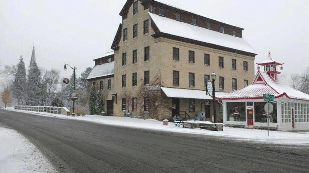 Lilly Pad Hotel Cedarburg Kültér fotó