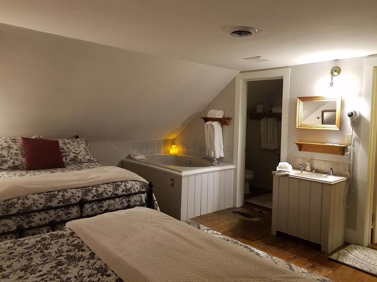 Lilly Pad Hotel Cedarburg Kültér fotó
